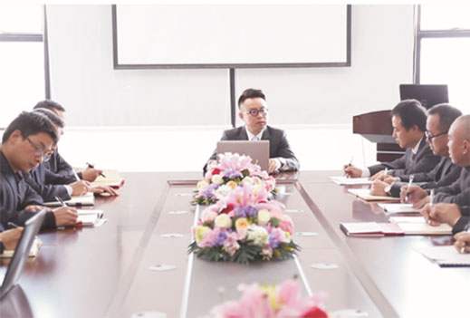 超人廚衛(wèi)羅董：不是行情不好，是以前過得太滋潤