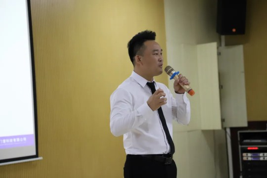 億合門窗從“新”出發(fā)，成功舉辦新一屆新商訓(xùn)練營(yíng)